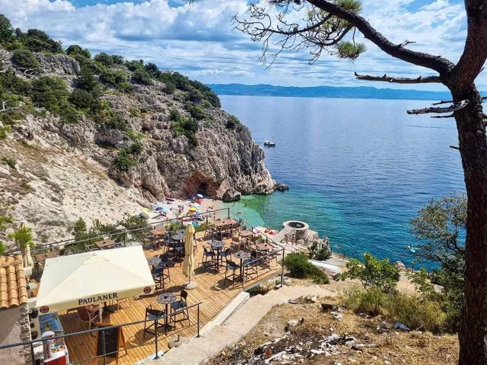 Apartmani Barbara Brseč Exterior foto